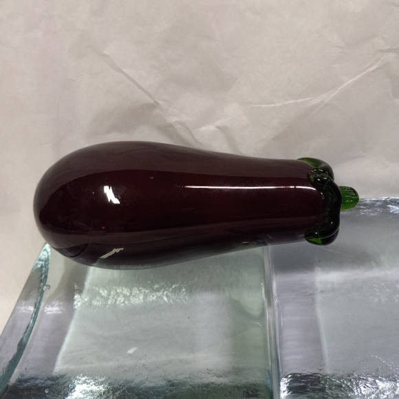 VINTAGE Greenbrier Int'l Glass Eggplant Vegetable Decoration - Picture 3 of 6